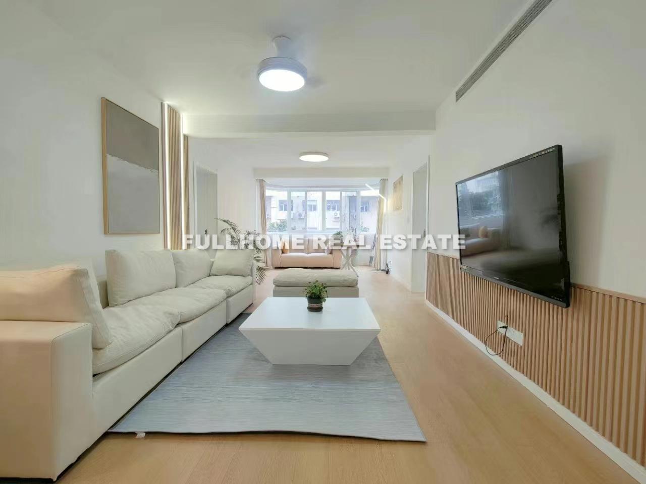 Same compound: Lianye Apartment, 3 bedrooms in Shanghai