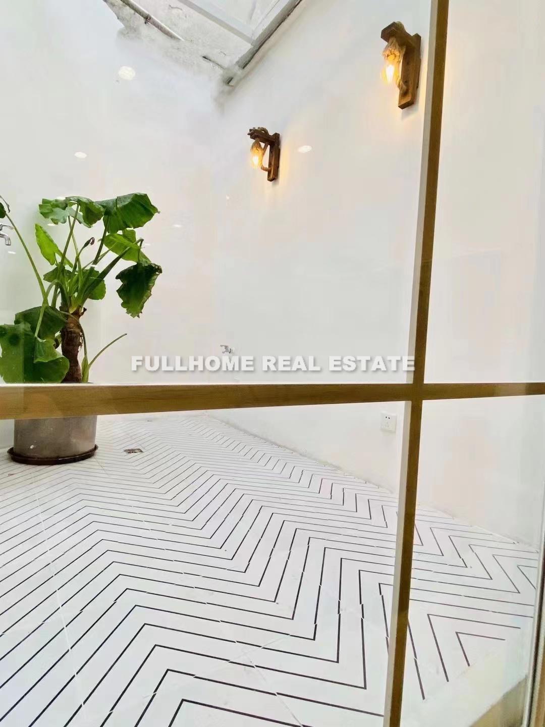 M. Yanan Road Old House - Interior view 2, Shanghai rental property