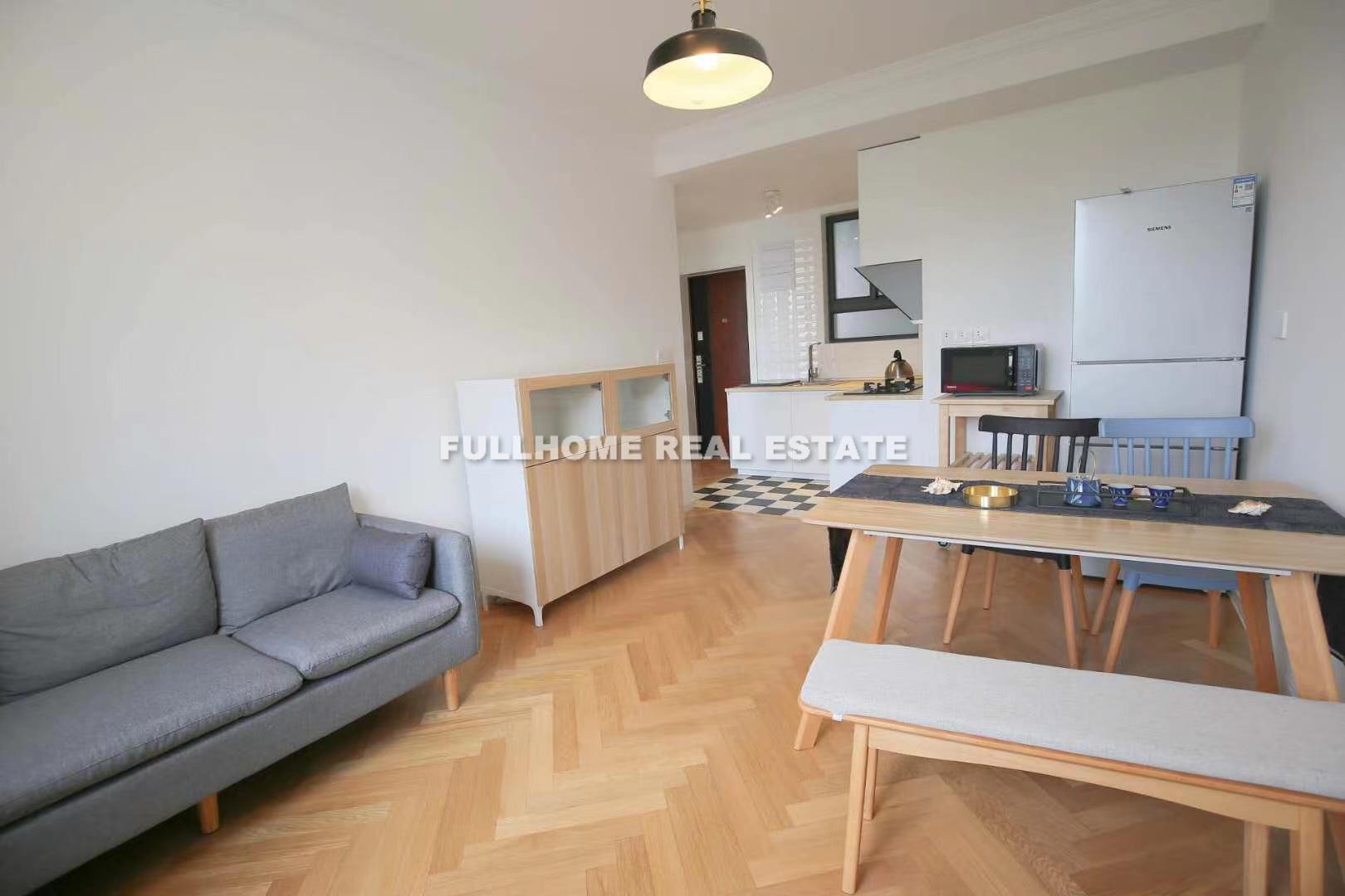 Lane 500-1200 Middle Yanan Road Old House - 1 bedroom apartment in Shanghai, Jing An, Downtown