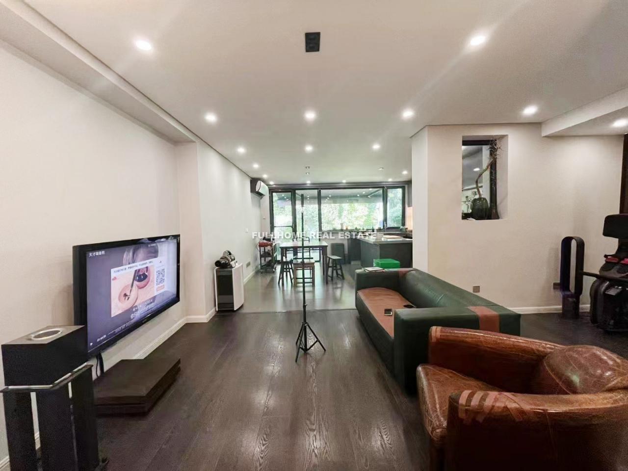 Same compound: Capital Paradise, 3 bedrooms in Beijing