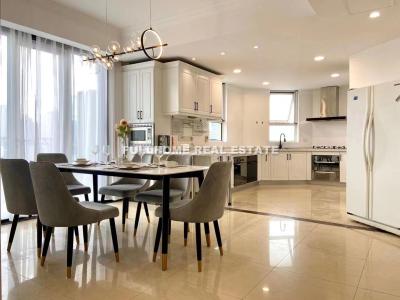 Same compound: GARLAND SERVICE APARTMENT, 5 bedrooms in Shanghai
