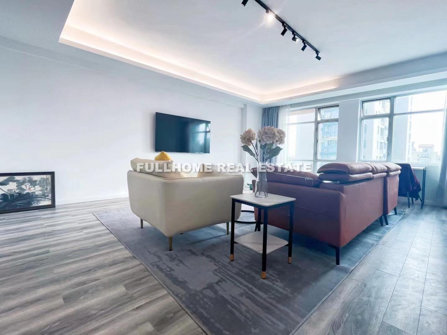 Jiahui Plaza - 3 bedroom apartment in Shanghai, Downtown, Downtown