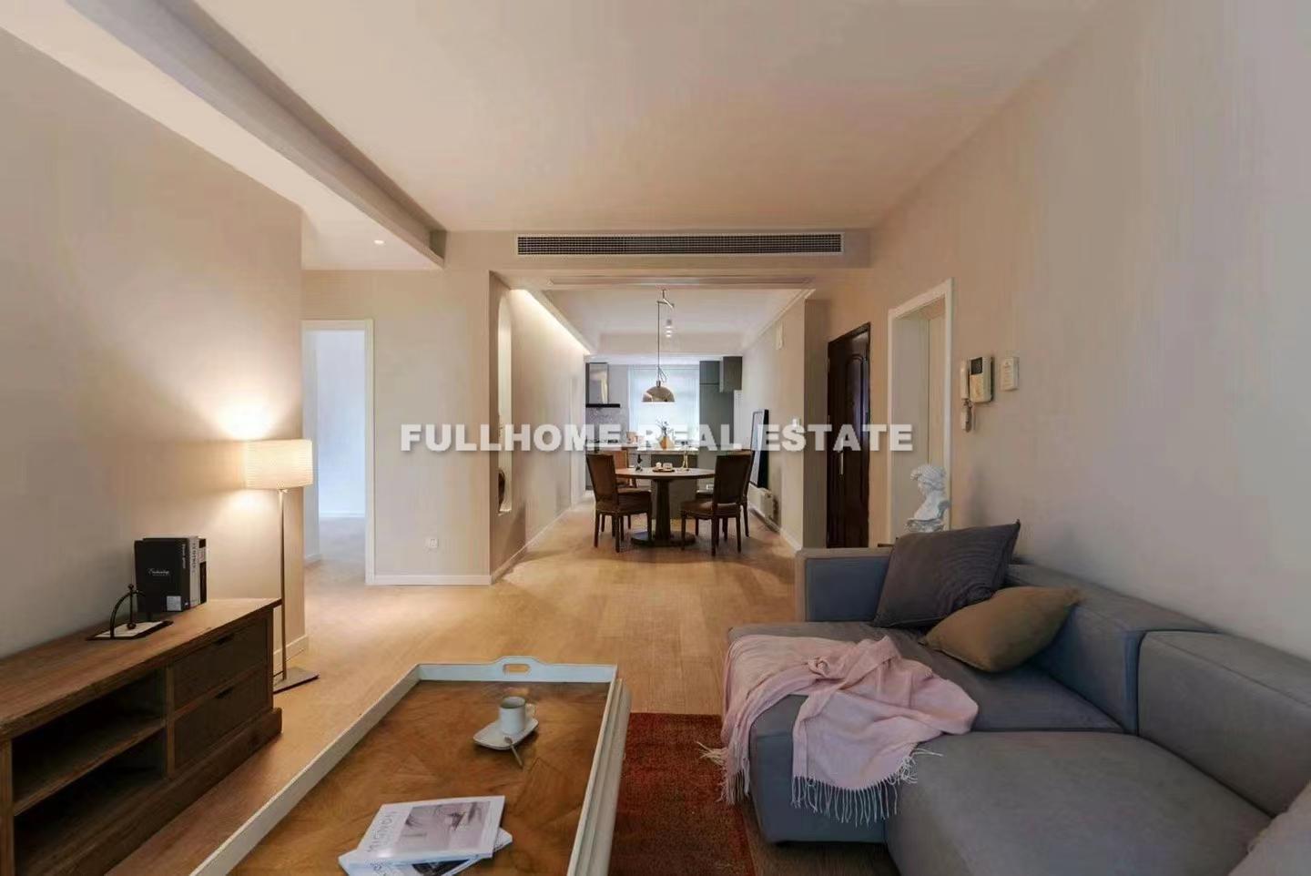 Louis Triumph Palace - 3 bedroom apartment in Shanghai, Zhongshan Park, Downtown