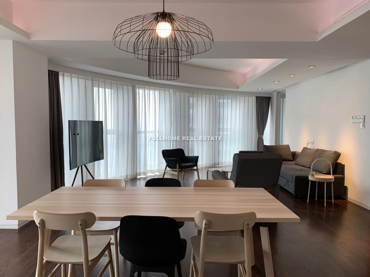 Similar property: Sanlitun SOHO, 4 bedrooms, 263 sqm in Beijing