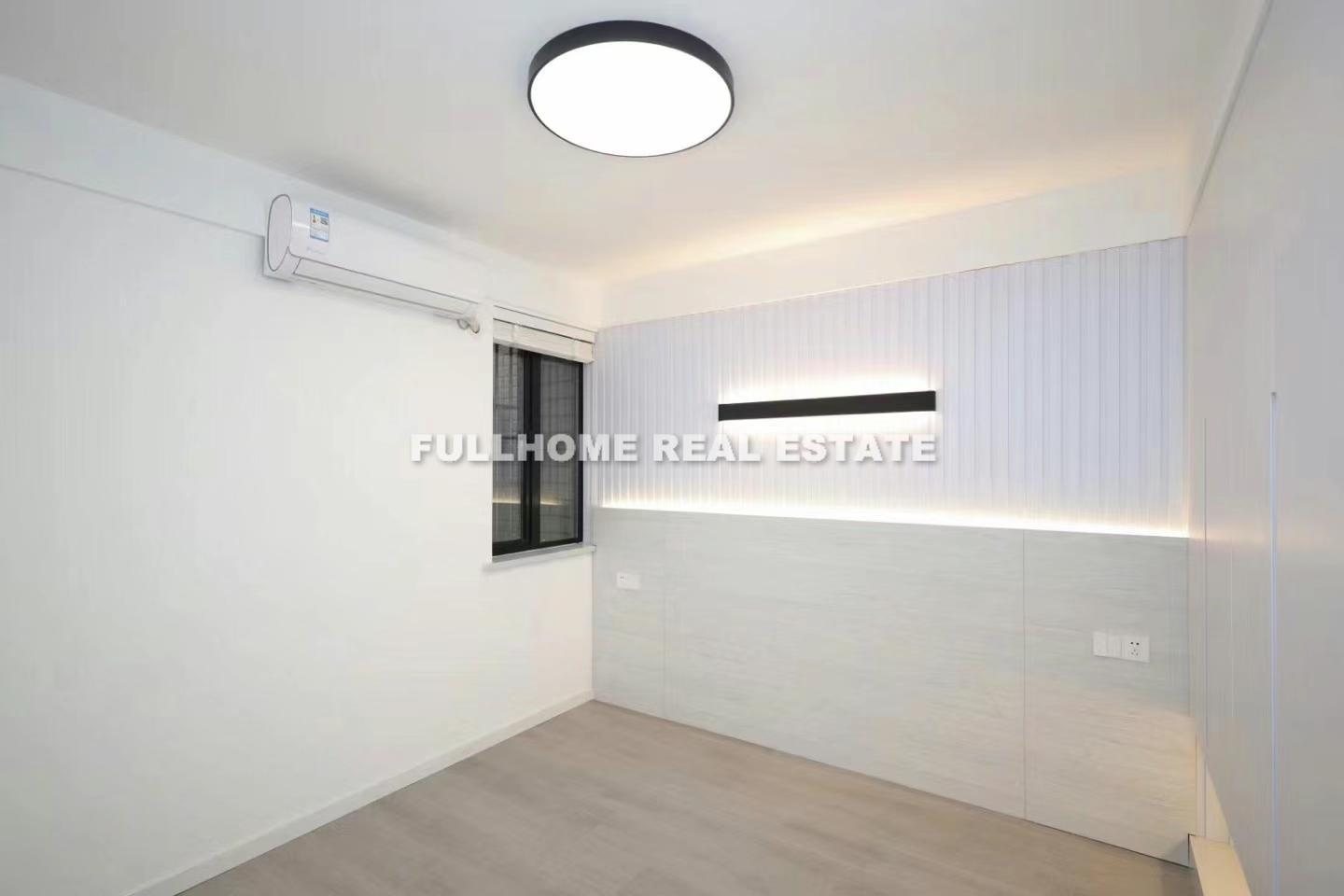 Same compound: Huzhong Garden, 2 bedrooms in Shanghai