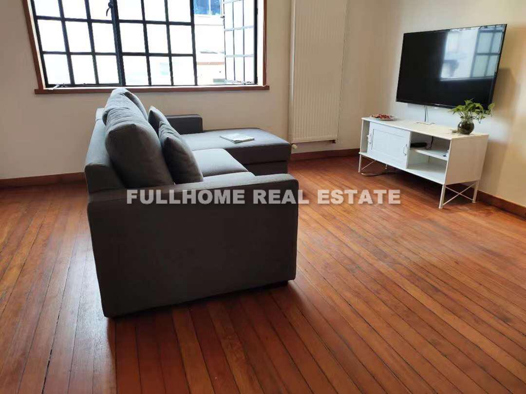 Lane 1-1200 Huashan Road Old House - 3 bedroom apartment in Shanghai, Xujiahui, Downtown
