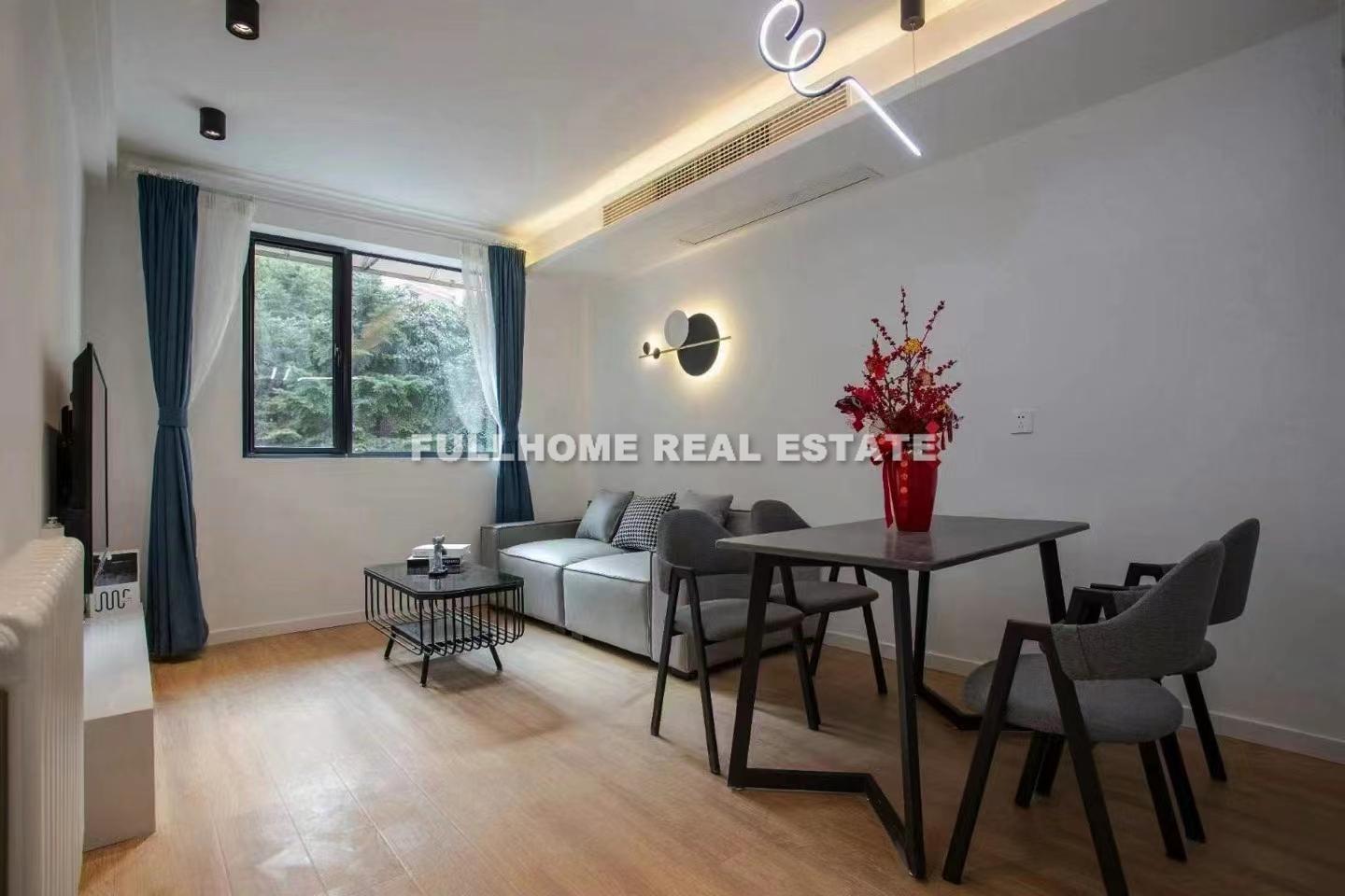 Same compound: Lane 1-1000 An Yuan Road Old House	, 1 bedrooms in Shanghai