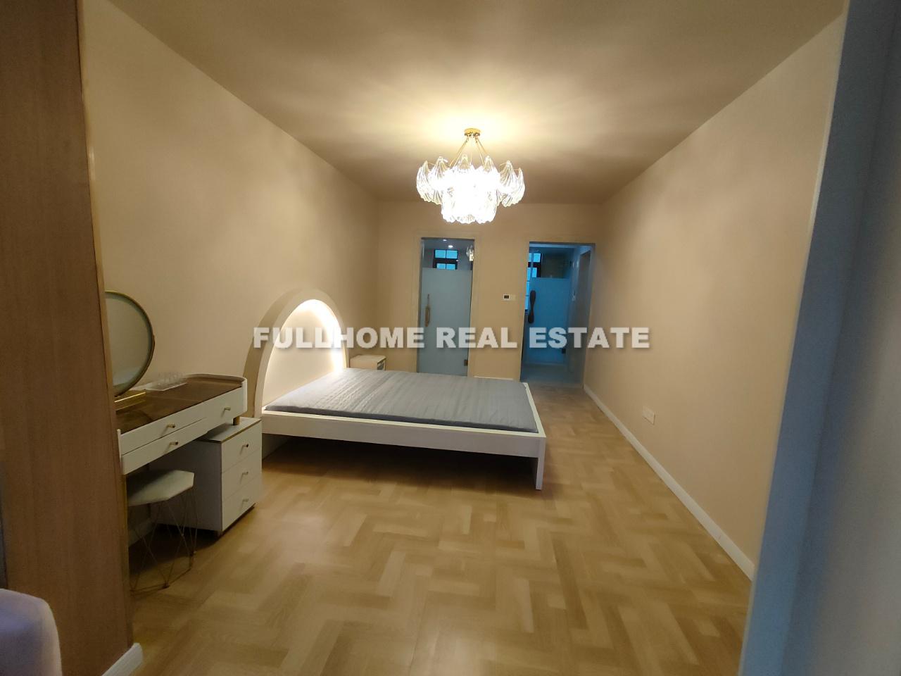 Same compound: Lane 1-500 Yongkang Road Old House, 1 bedrooms in Shanghai