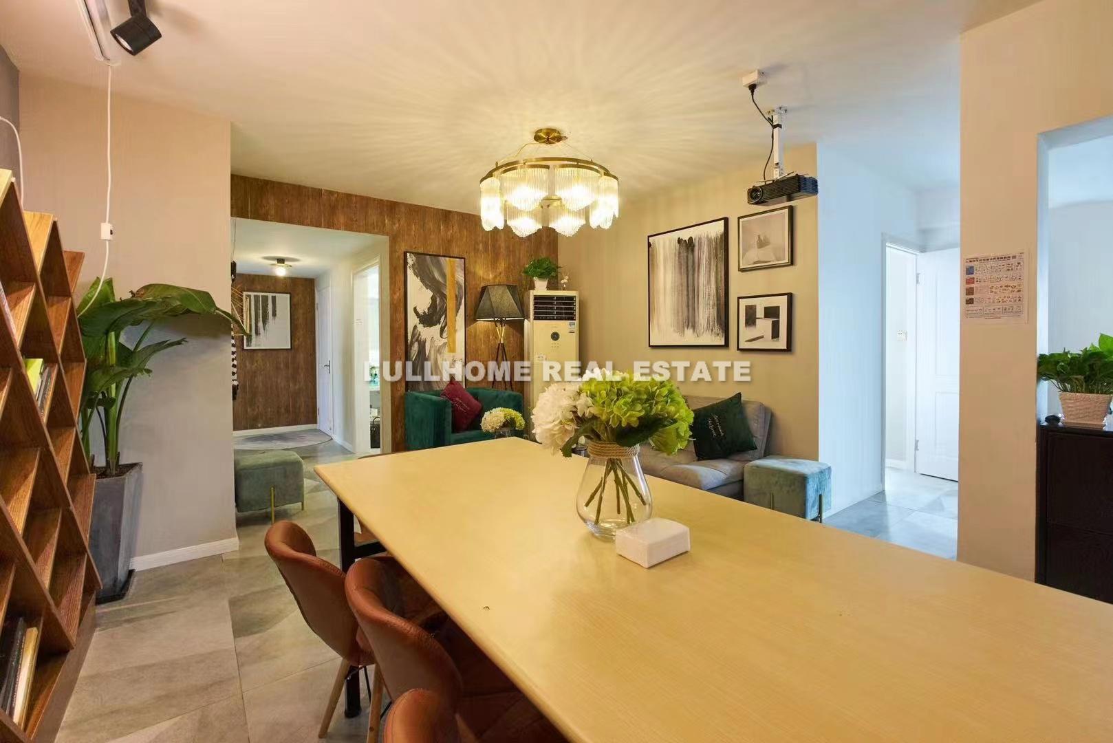 Kaituo Apartment - 4 bedroom apartment in Shanghai, , 