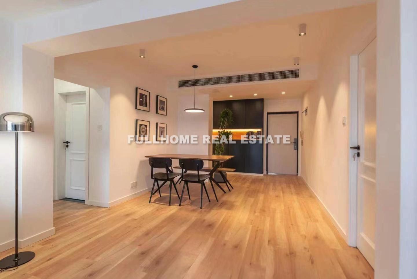 Same compound: Changzhi Apartment, 2 bedrooms in Shanghai