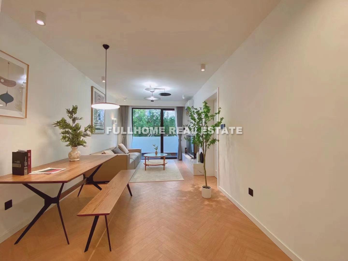 Same compound: Hua Xiu Apartment, 1 bedrooms in Shanghai