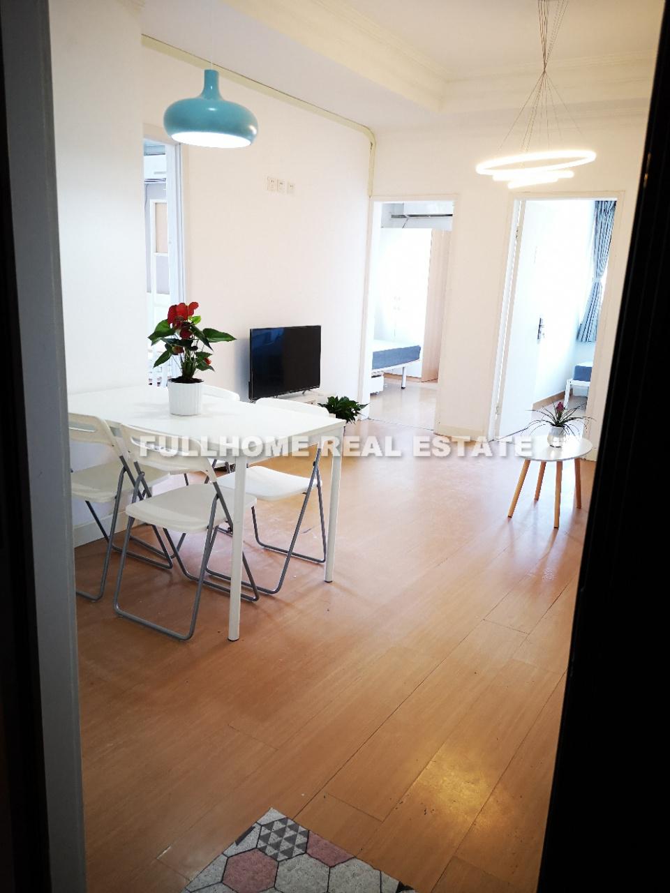 Same compound: North Sea Apartment, 4 bedrooms in Shanghai