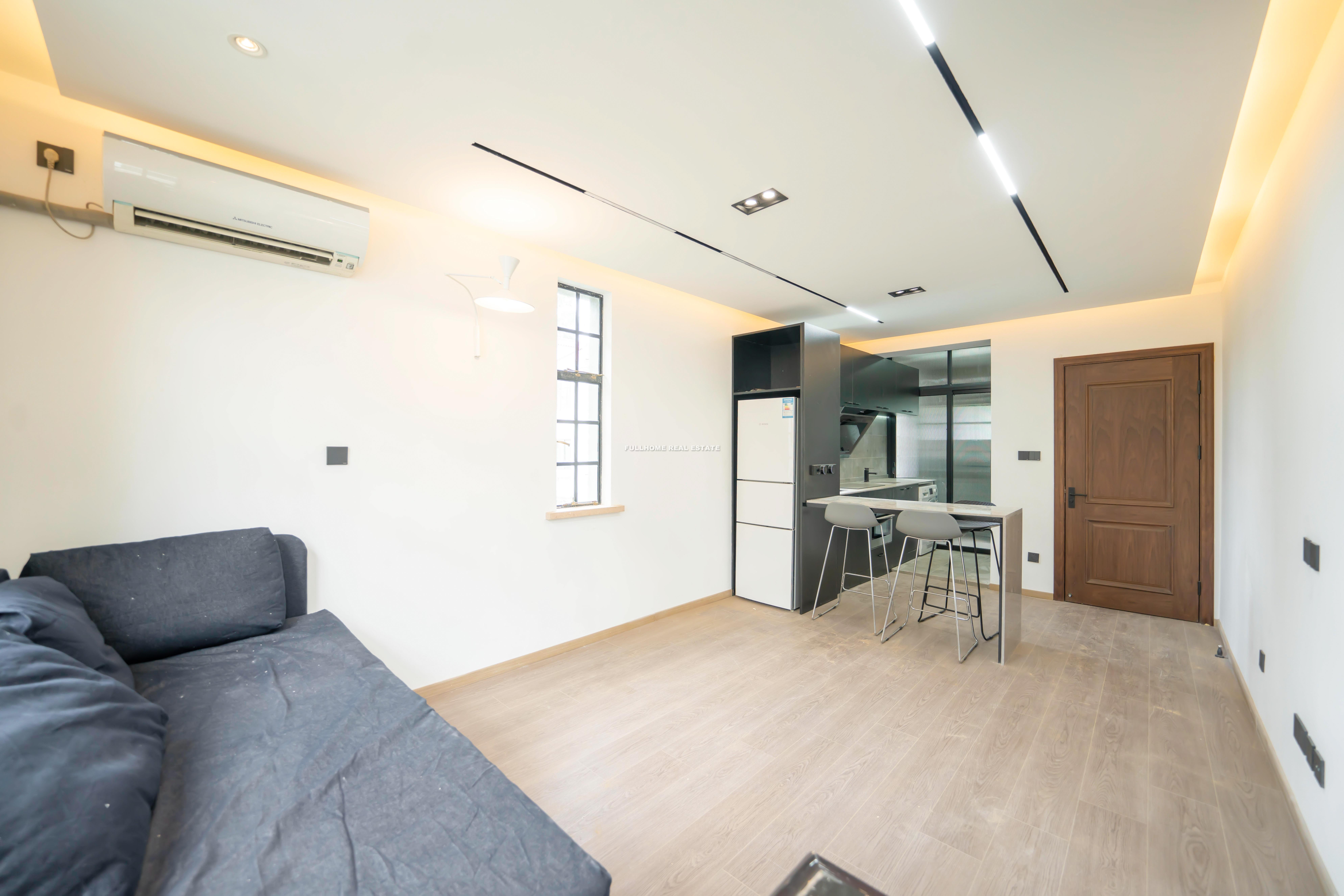 Same compound: Lane 300-800 Yongjia Road Old House, 1 bedrooms in Shanghai