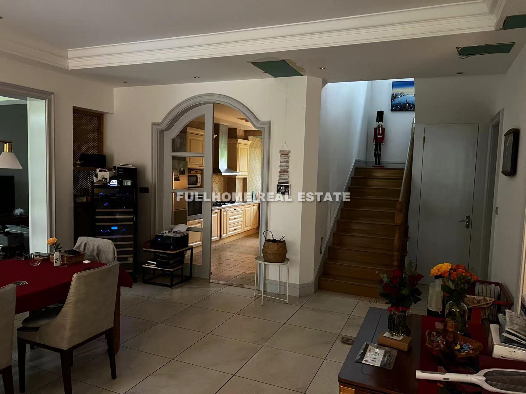 Violet Country Villa - 5 bedroom apartment in Shanghai, Qingpu, Suburb