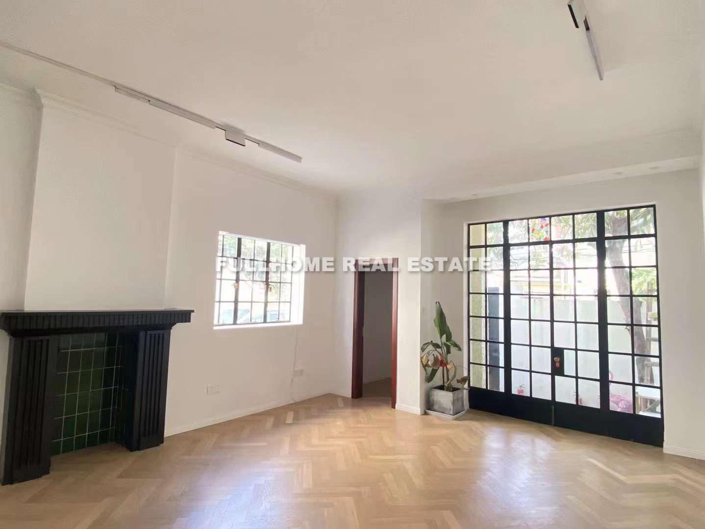 WanYiFang - 3 bedroom apartment in Shanghai, Xintiandi, Downtown