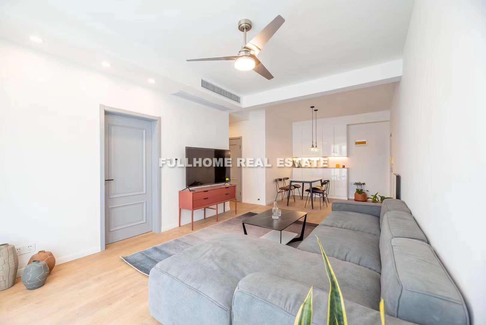 Same compound: Jiaxin City Garden, 2 bedrooms in Shanghai