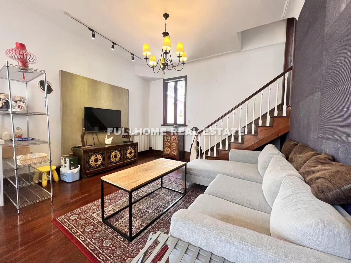 Same compound: Lane 1-300 Yongjia Road Old House , 3 bedrooms in Shanghai