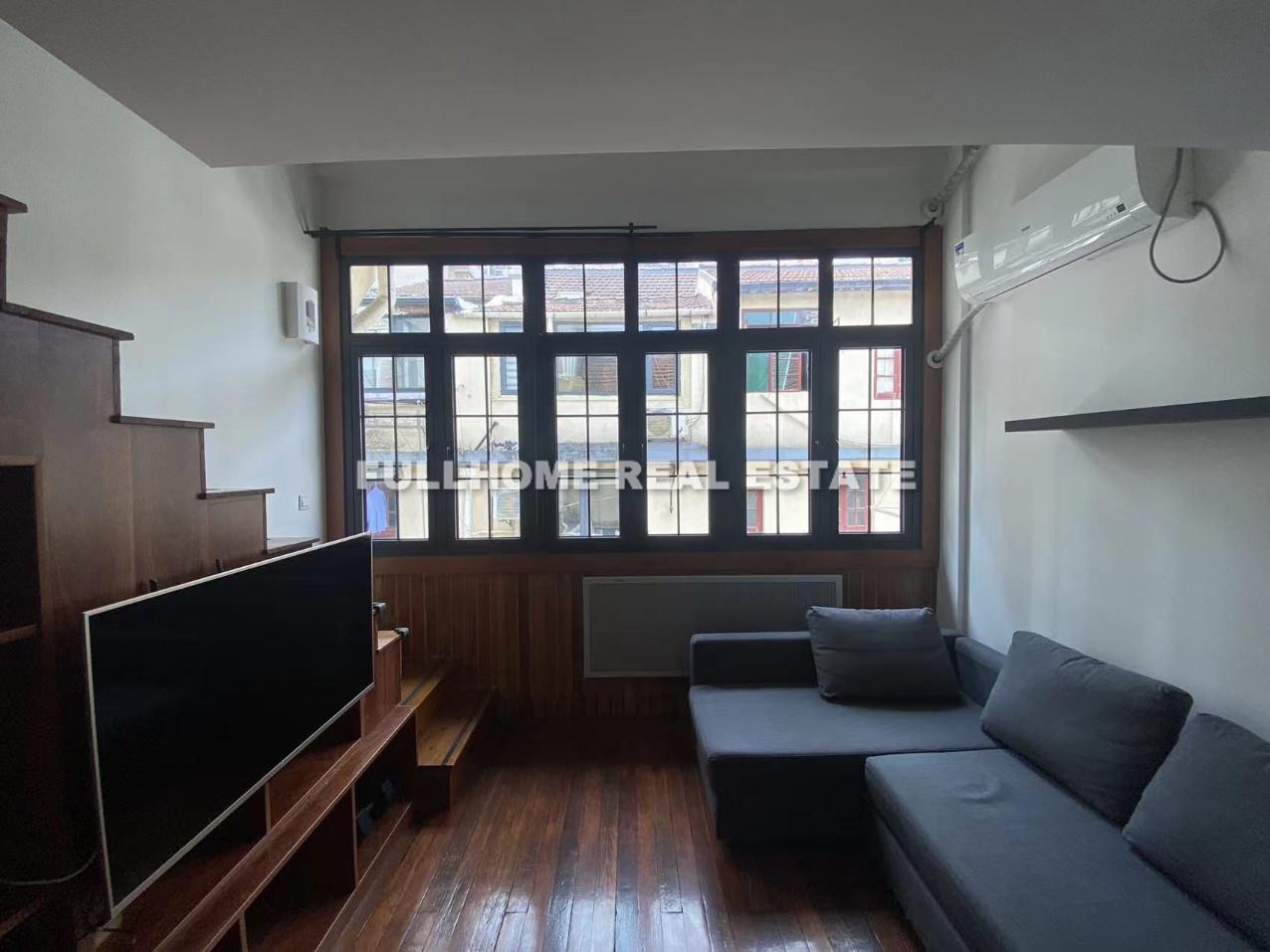 Same compound: Lane 200-500 South Xiang Yang Road Old House, 2 bedrooms in Shanghai