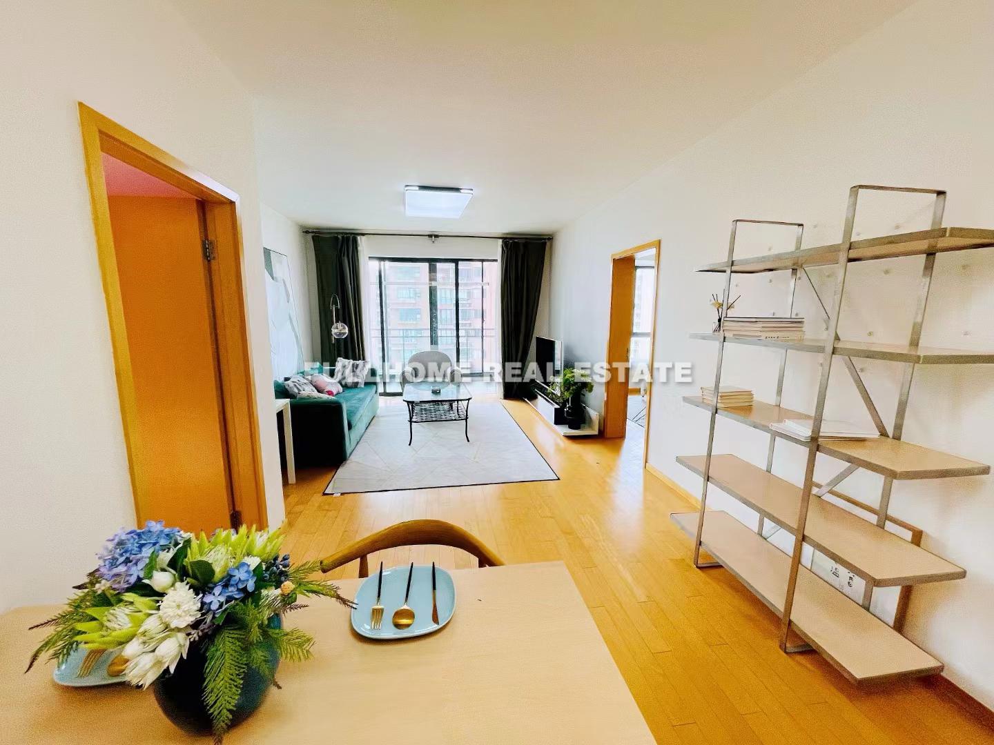 Similar property: The Bund, 2 bedrooms, 102 sqm in Shanghai