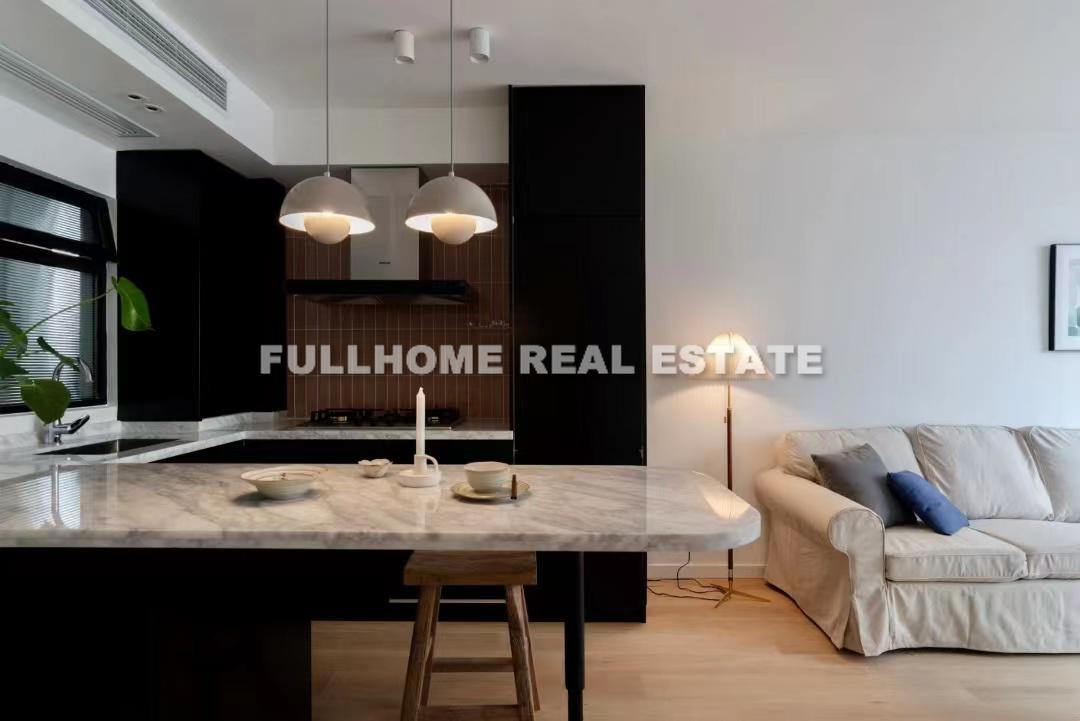 Same compound: Dongzhen Apartment, 2 bedrooms in Shanghai