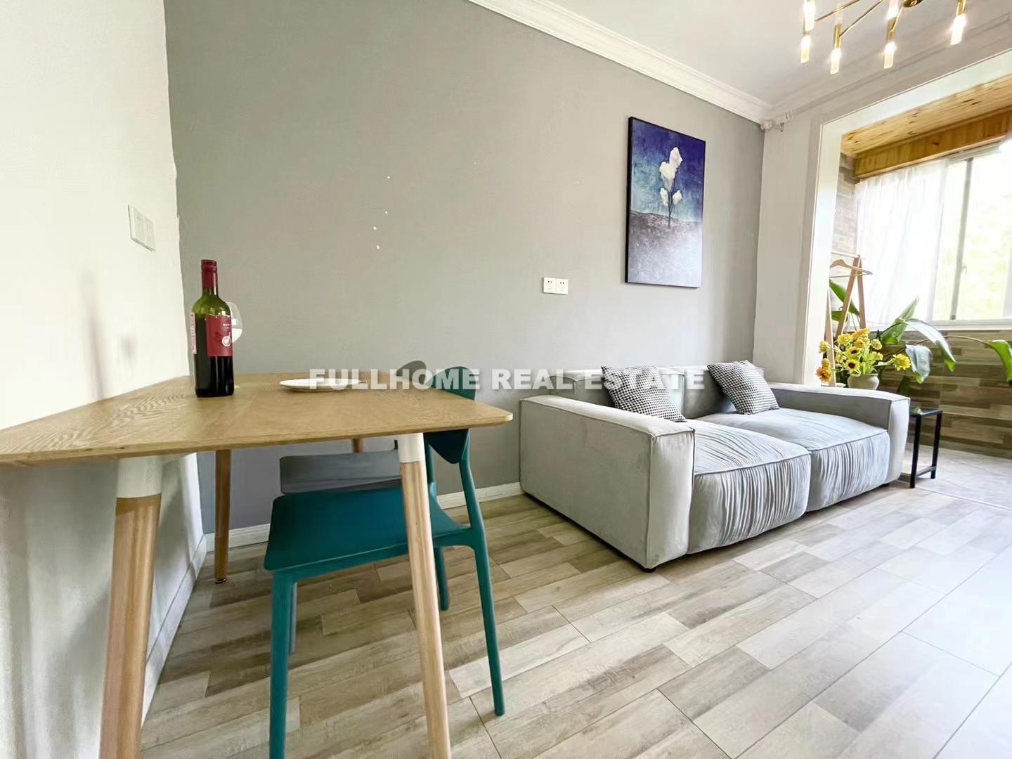 Same compound: Dongan Apartment, 1 bedrooms in Shanghai