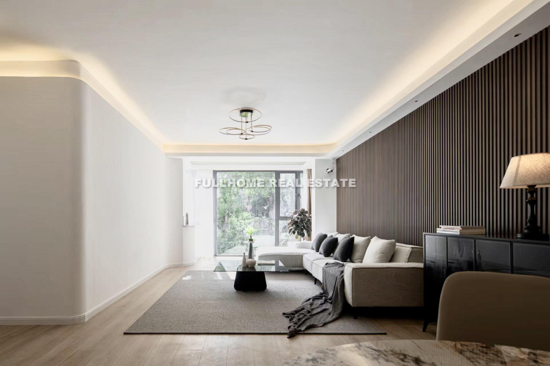 Same compound: Green Celebrity Square, 3 bedrooms in Shanghai