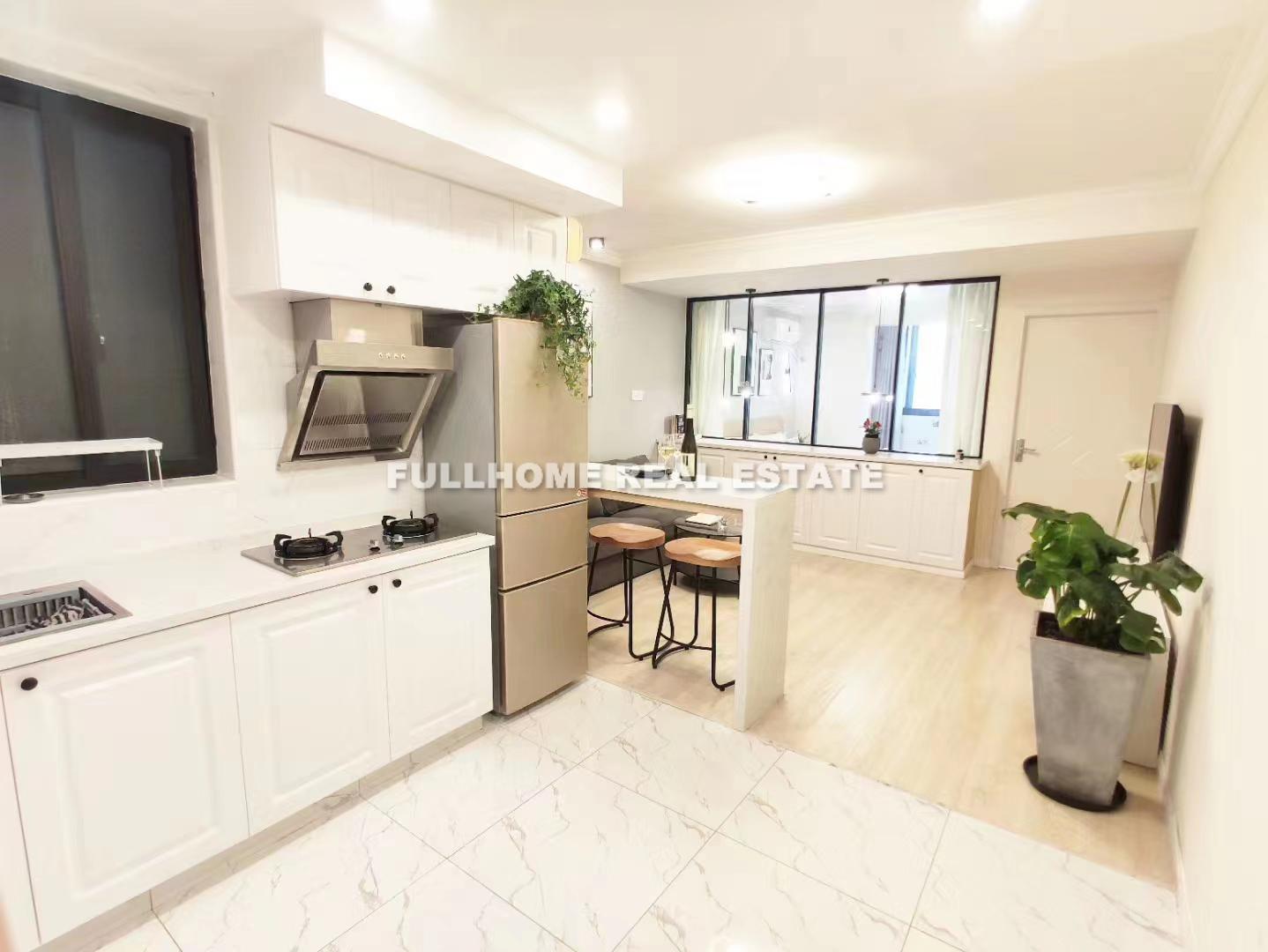 Same compound: Lane 1-500 Changning Branch Road Old House, 1 bedrooms in Shanghai