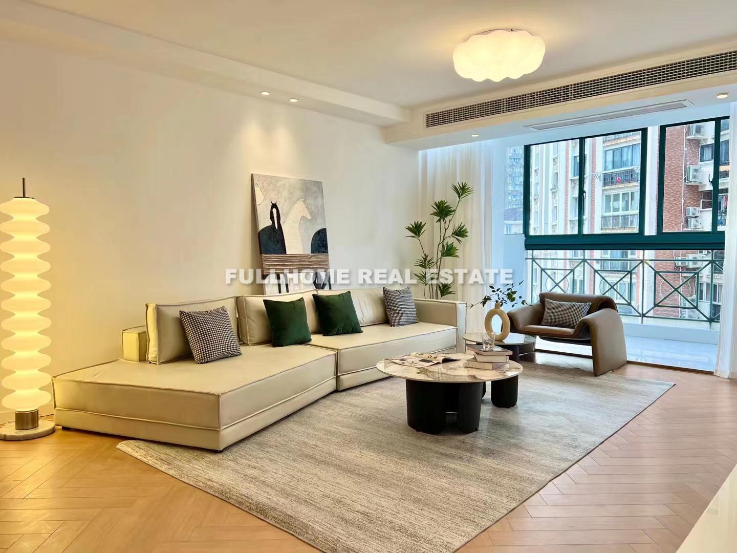 Zhaofeng Yuan - 4 bedroom apartment in Shanghai, Zhongshan Park, Downtown
