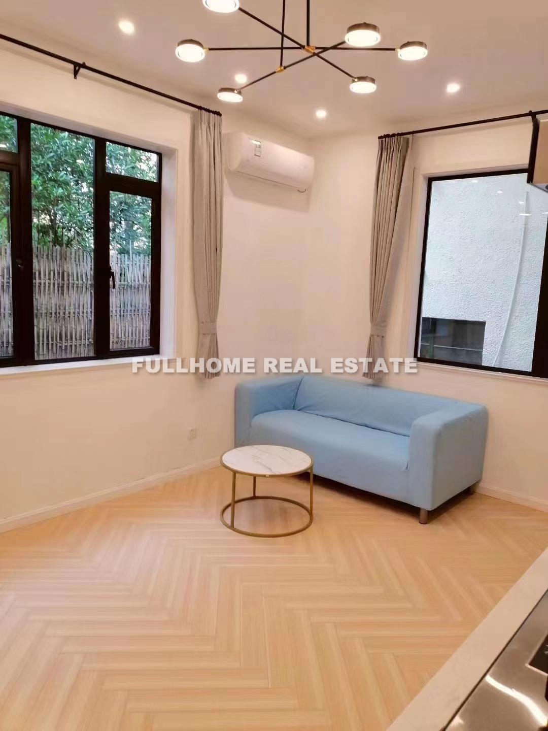 Lane 1001-1500 Middle Huaihai Road Old House - 1 bedroom apartment in Shanghai, Downtown, Downtown