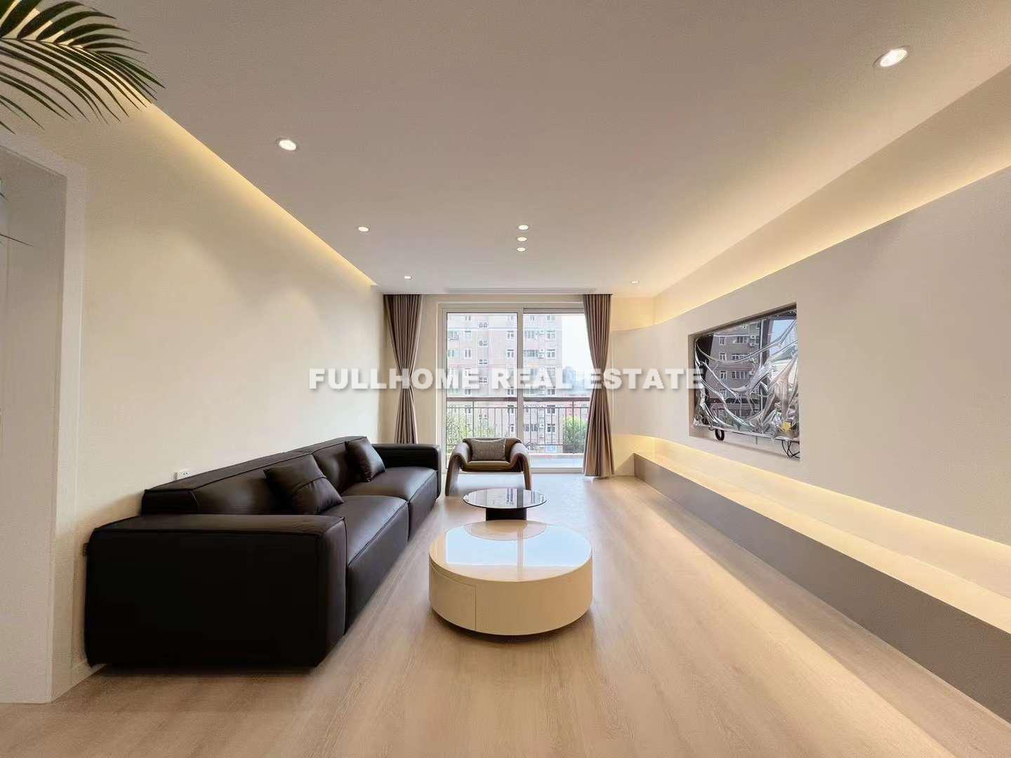 Same compound: Hong Jing Garden, 3 bedrooms in Shanghai