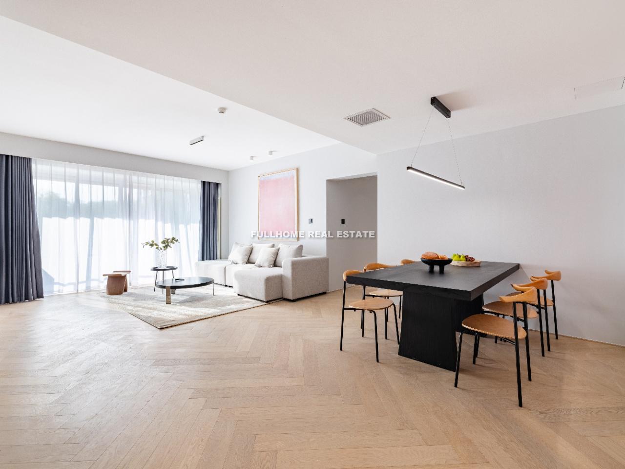 Same compound: Parkview Tower, 3 bedrooms in Beijing