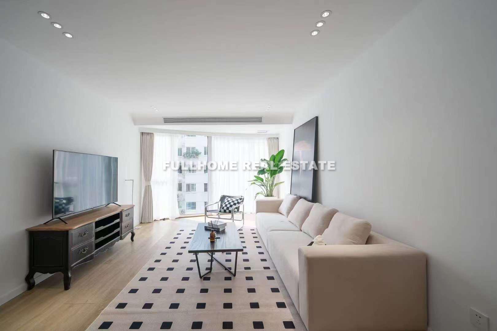 Same compound: Ruijin Nanyuan, 3 bedrooms in Shanghai