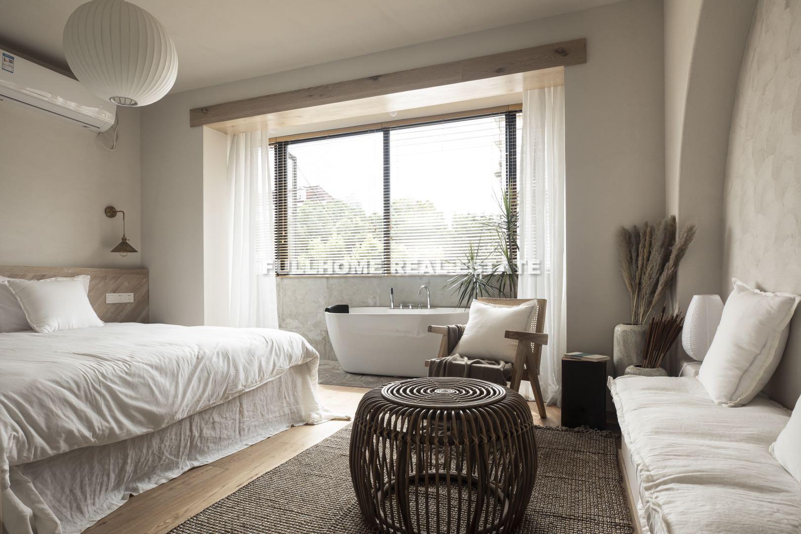 Lane 1-500 Wanpin Road Old House	 - 2 bedroom apartment in Shanghai, Downtown, Downtown
