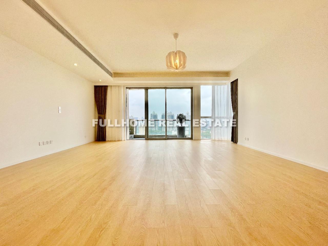 Chevalier Place - 4 bedroom apartment in Shanghai, FFC, Downtown