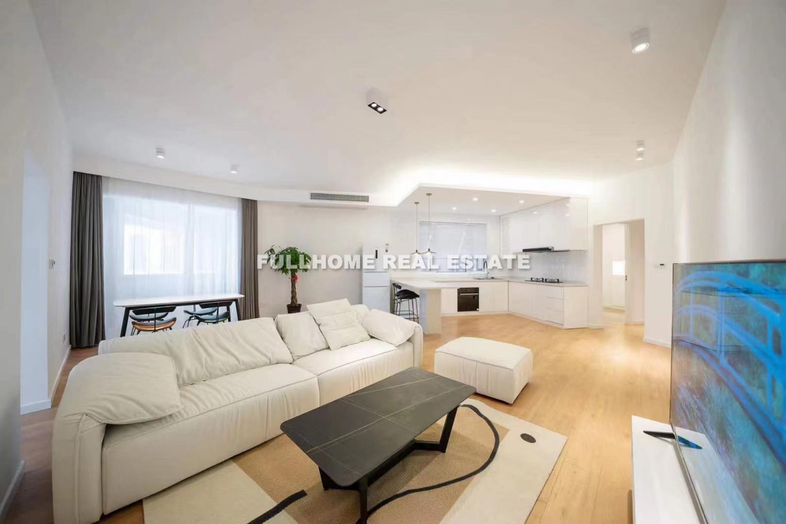 Same compound: Changfeng Apartment, 3 bedrooms in Shanghai