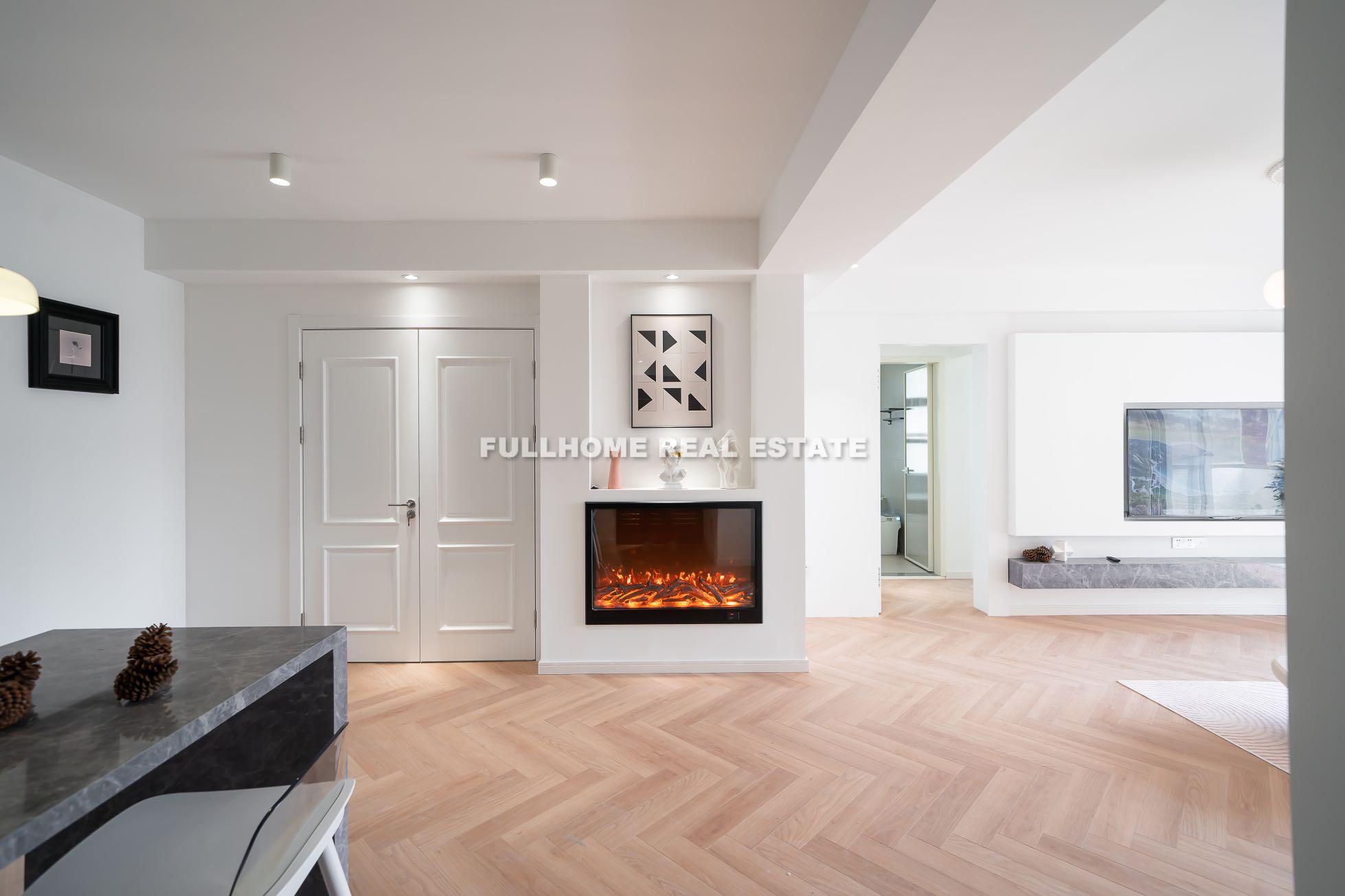 Same compound: Li Zhi Apartment, 3 bedrooms in Shanghai