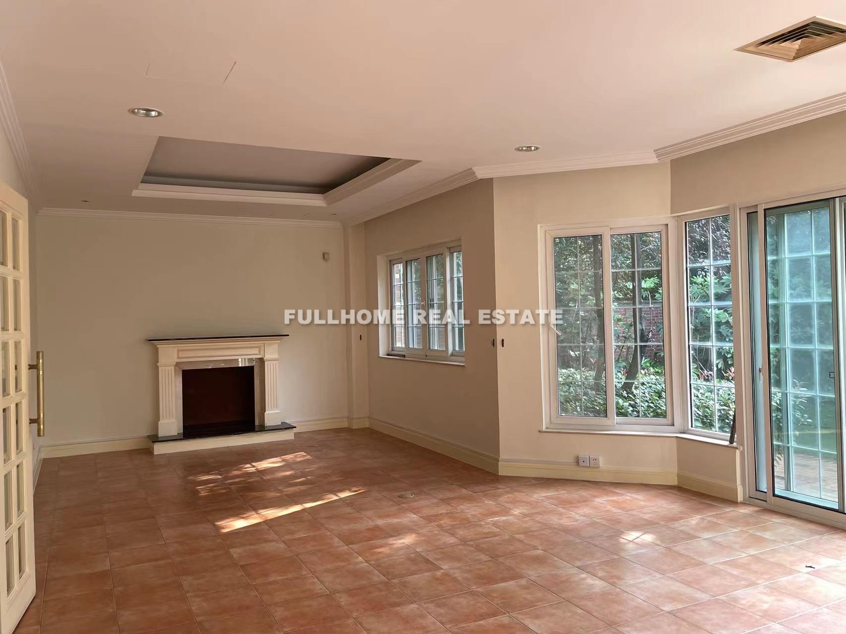 The Emerald - 4 bedroom apartment in Shanghai, Kangqiao, Pudong