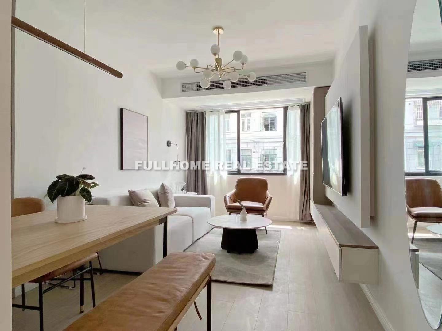 Same compound: Lane 1-500 Lan Gao Road Old House	, 1 bedrooms in Shanghai