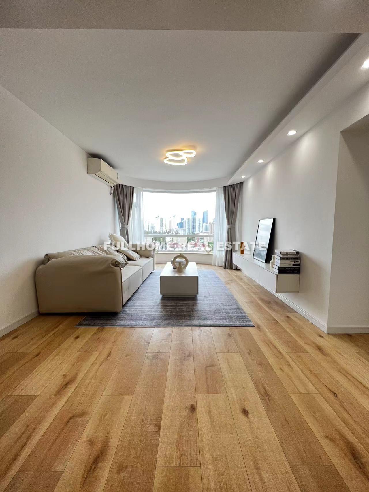 Same compound: Xin Hua Yuan, 3 bedrooms in Shanghai