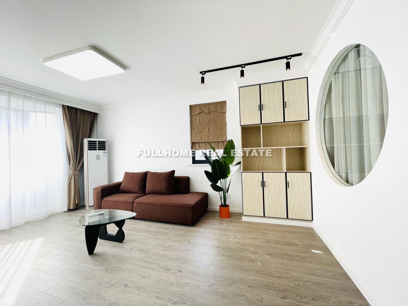 Same compound: Furong Apartment, 2 bedrooms in Shanghai