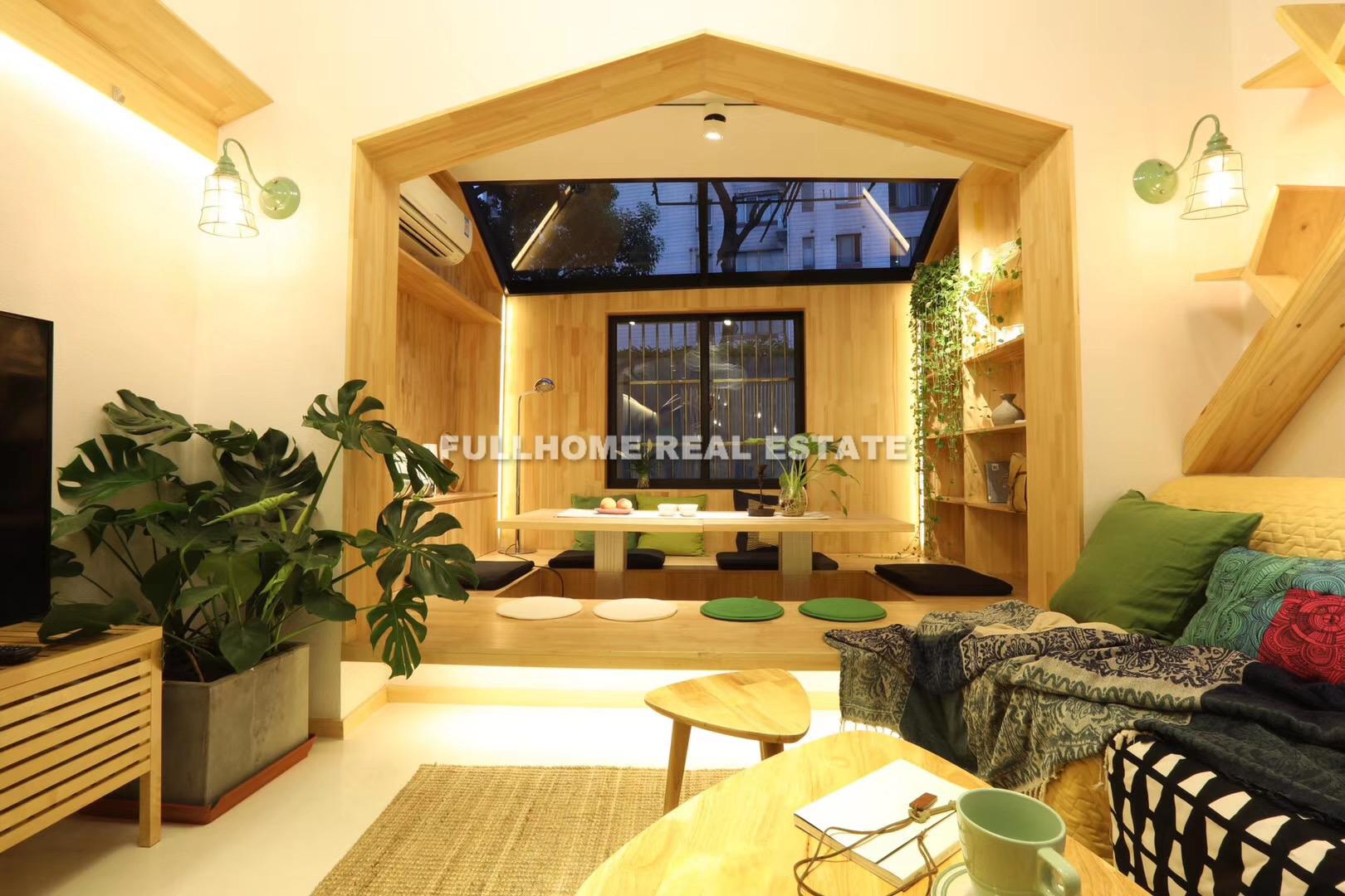 Same compound: Lane 200-300 Jiashan Road Old House , 1 bedrooms in Shanghai