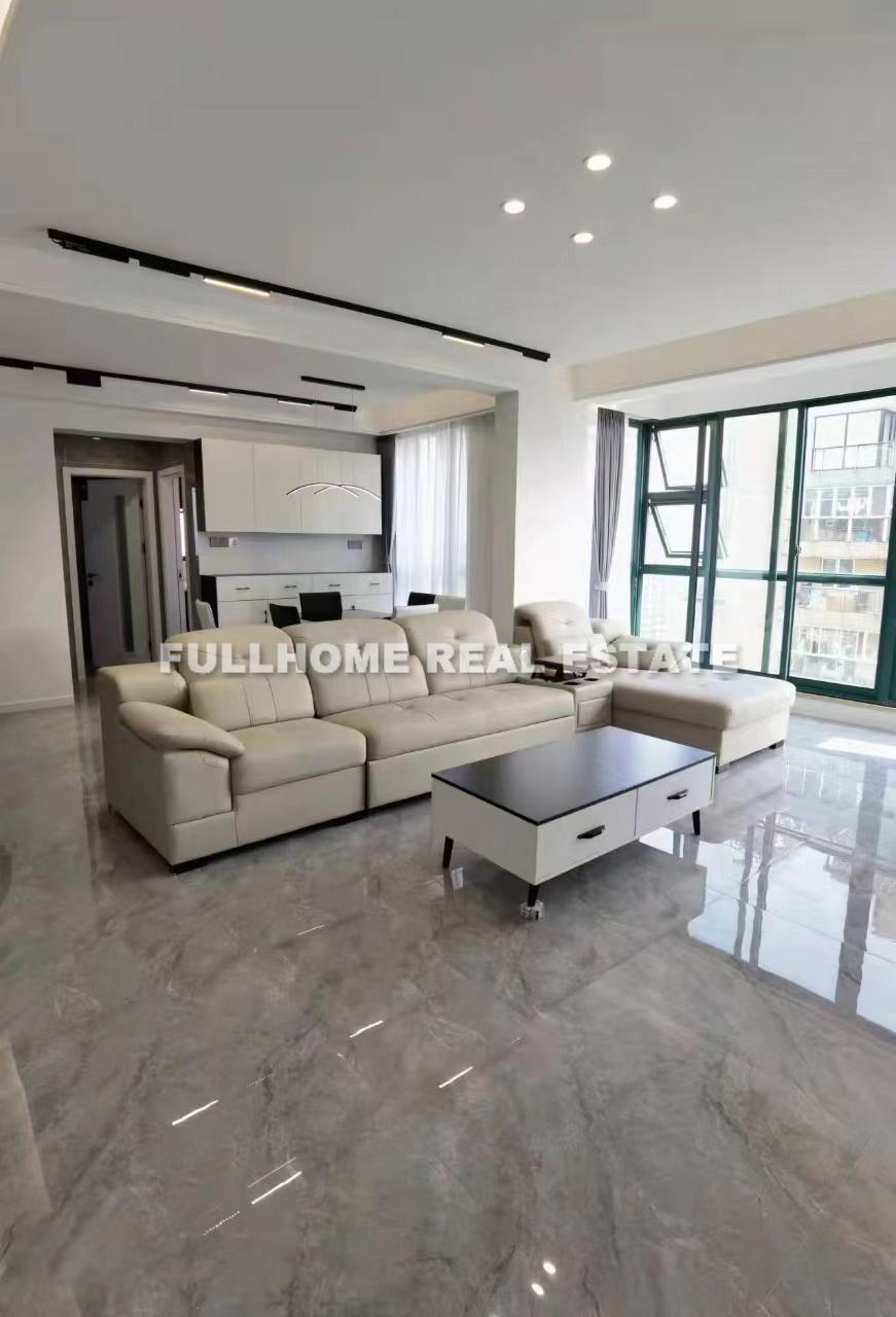 Same compound: Yang Guang Cui Zhu Yuan, 3 bedrooms in Shanghai