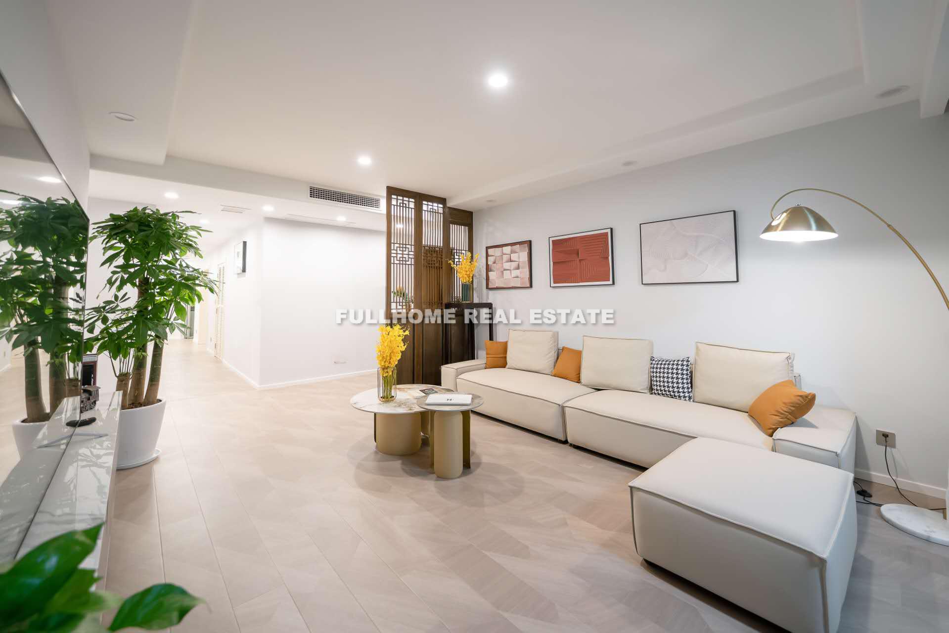YaoJiang International Plaza - 3 bedroom apartment in Shanghai, The Bund, Downtown