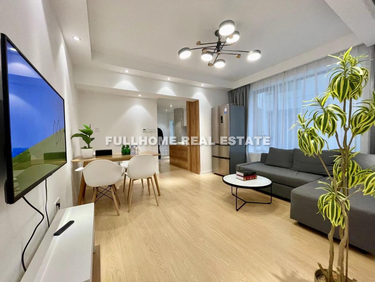 Louis Triumph Palace - 2 bedroom apartment in Shanghai, Zhongshan Park, Downtown