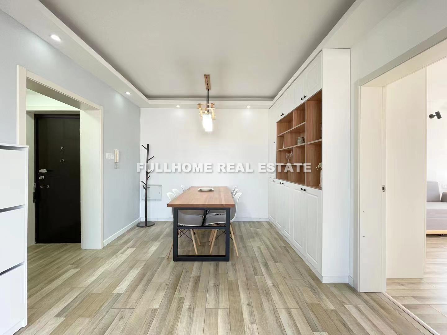 Same compound: Yi Dian Apartment, 2 bedrooms in Shanghai