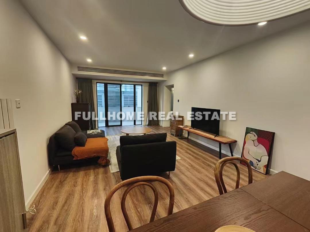 Same compound:  Jing An International Plaza, 2 bedrooms in Shanghai