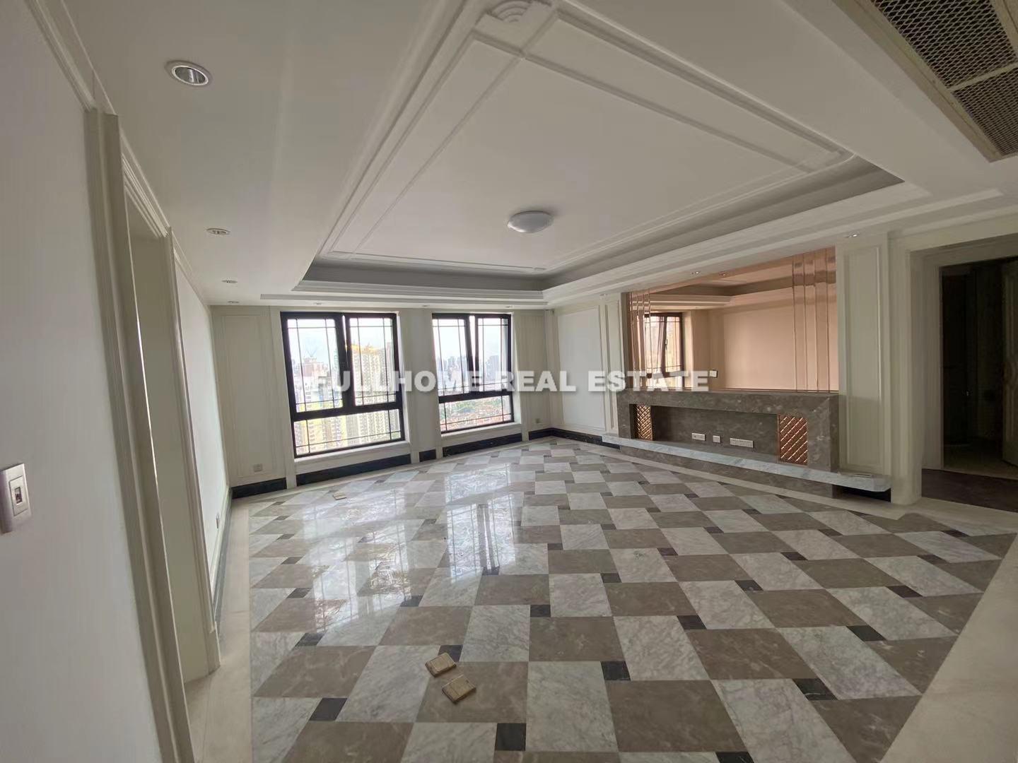 Same compound: Aroma, 4 bedrooms in Shanghai