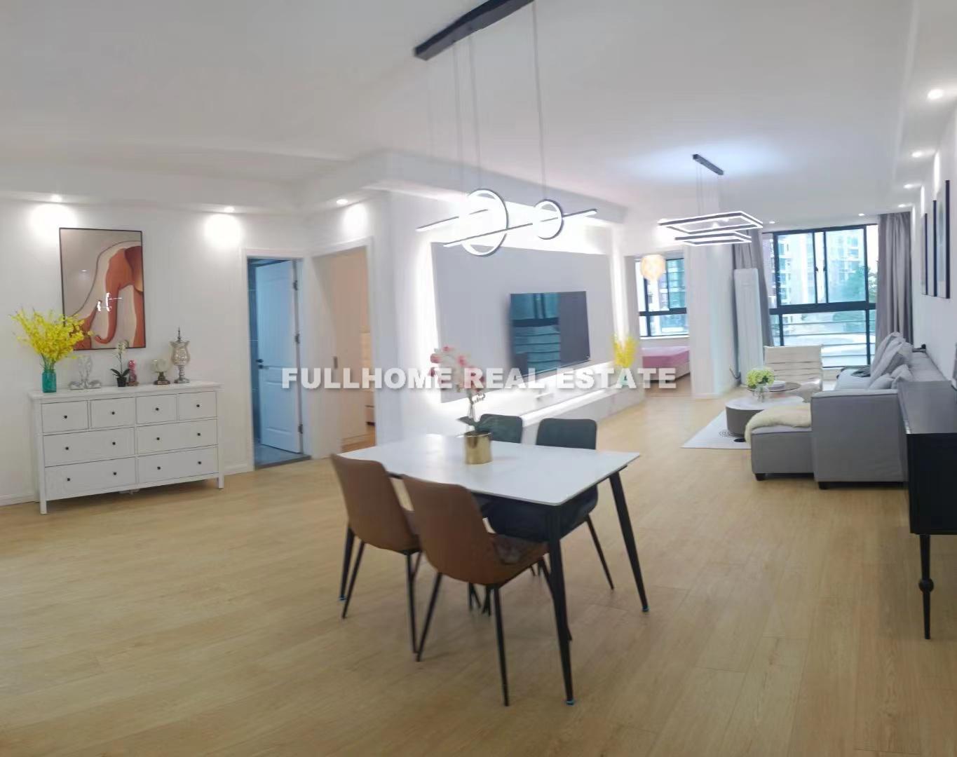 Zhong Yuan Liang Wan Cheng - 2 bedroom apartment in Shanghai, Putuo, Downtown