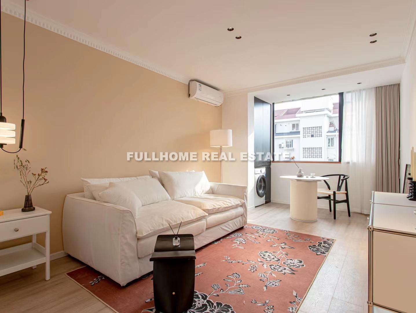 Same compound: Lane 1-1000 Panyu Road Old House, 1 bedrooms in Shanghai