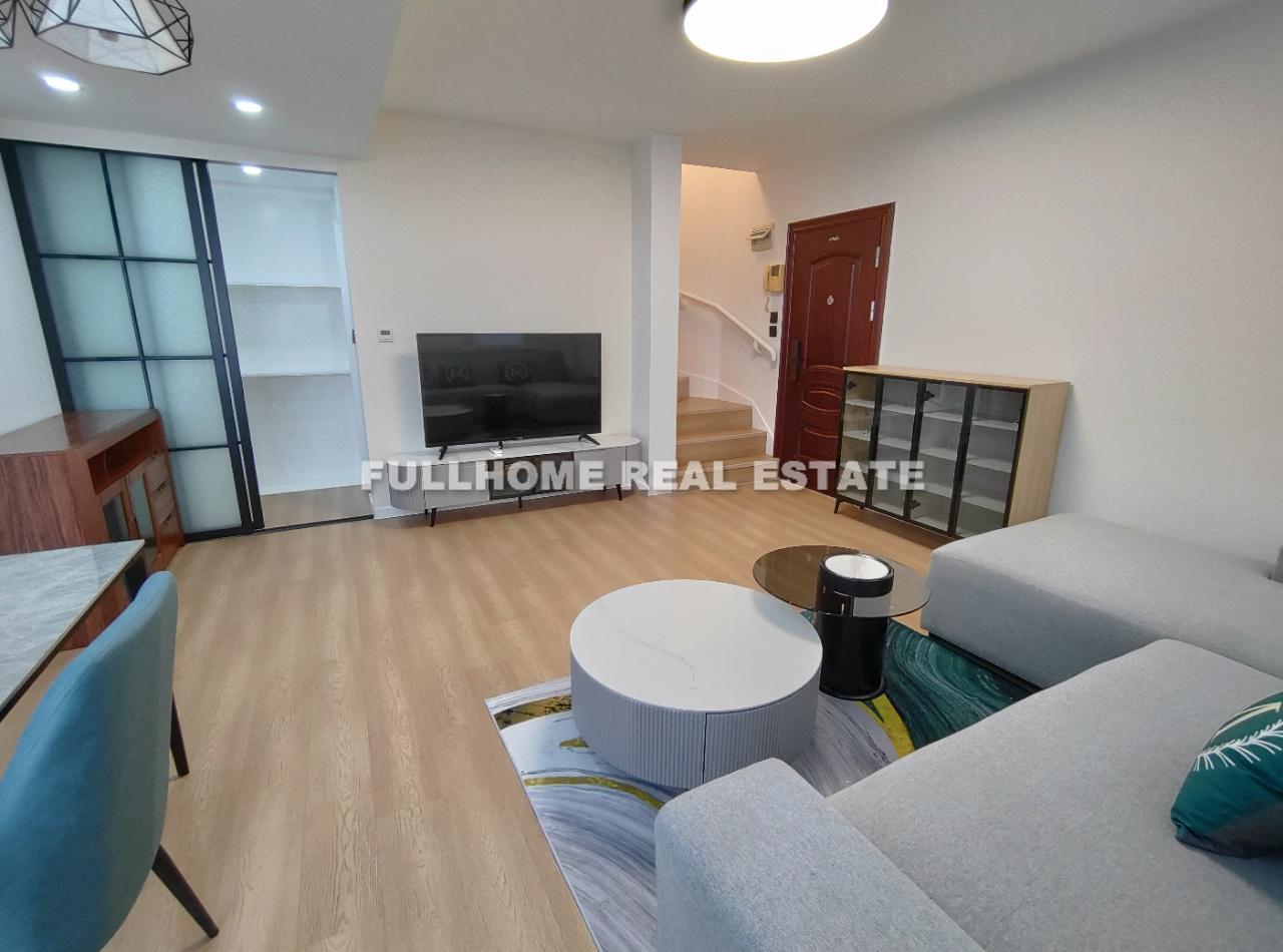 Same compound: GuangChang Building, 2 bedrooms in Shanghai